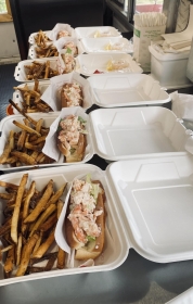 lobster-roll-fries